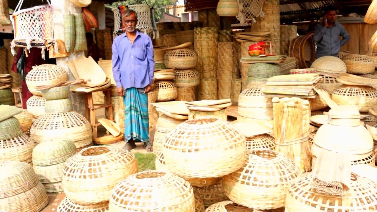 বাঁশের তৈরি সকল প্রকার জিনিস পাবেন যেখানে