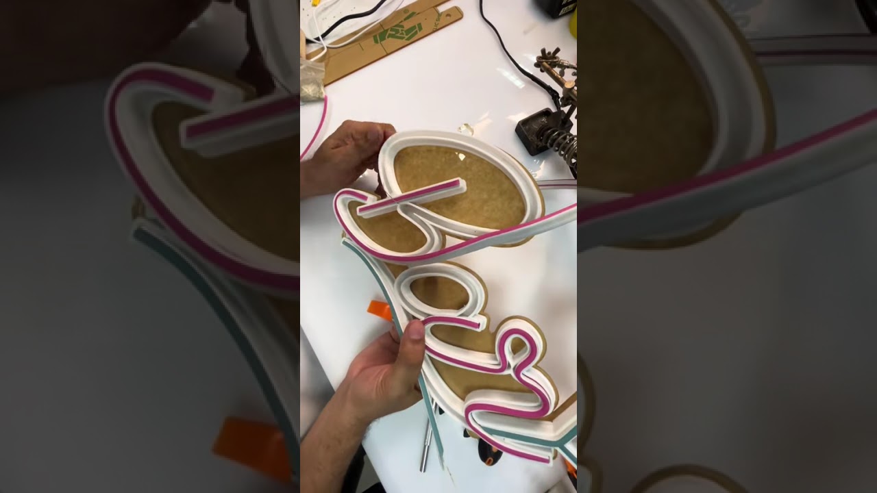 Como armar este letrero combinado con impresión 3d y neón flex