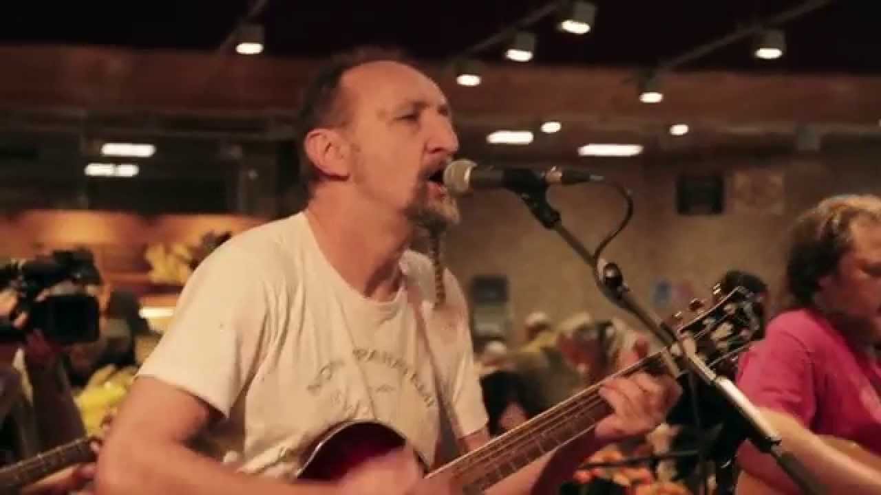 Bandabardò live flashmob concerto alla Coop di Firenze Ponte a Greve