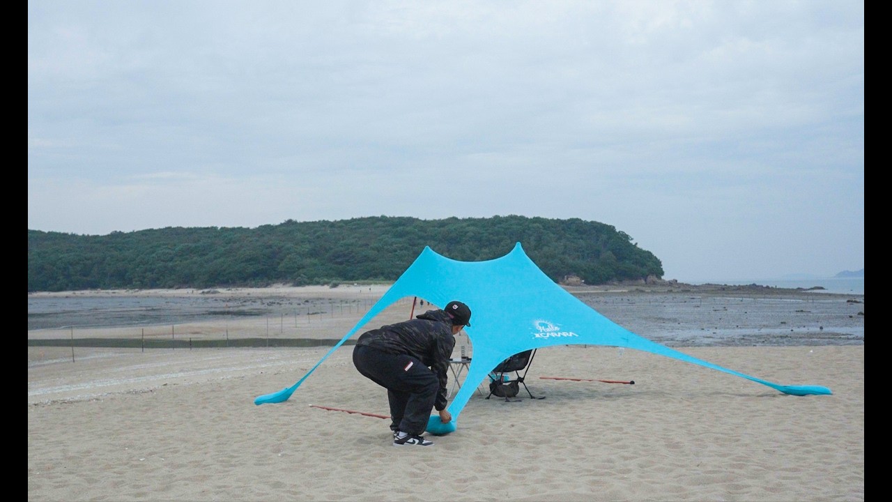 답답한 일상 탈출, 바다 앞 캠핑｜갑자기 내린 비 덕분에 소나무 숲 속 미니멀 캠핑 | 비 오는 날의 감성 캠핑 | 구독자 이벤트 | 헬로카라라 올챙이 비치 타프 | 실미도 캠핑장