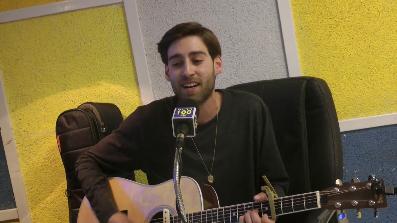 ניב דמירל - השעות הקטנות - בספרדית - לייב באולפן!