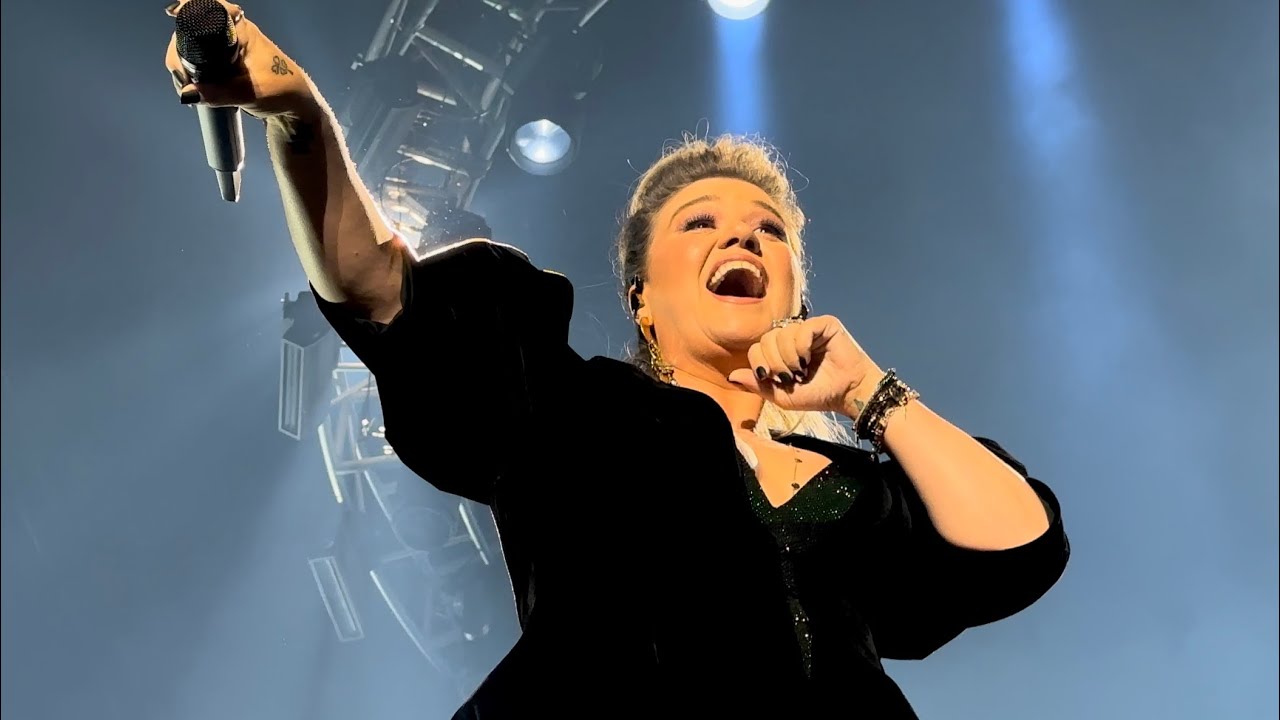 Kelly Clarkson - Favorite Kind of High live in Las Vegas, NV - 7/28/2023