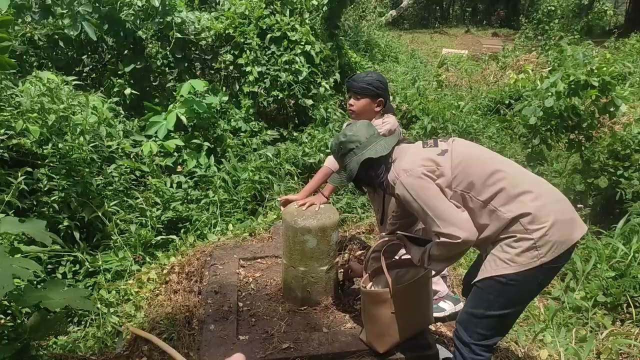 LINGGA YONI TERKUBUR SEMAK BELUKAR