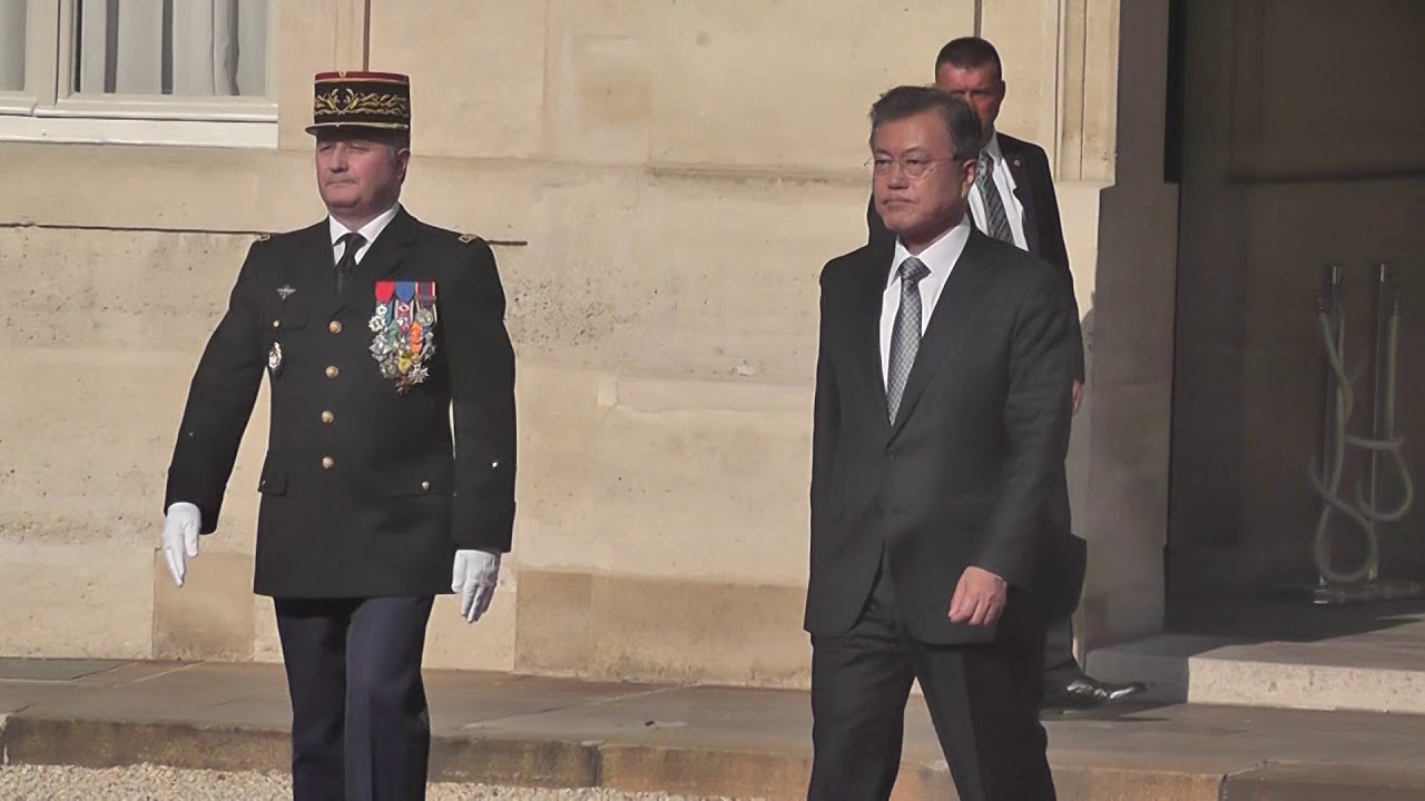 Emmanuel Macron a reçu Moon Jae-in à l