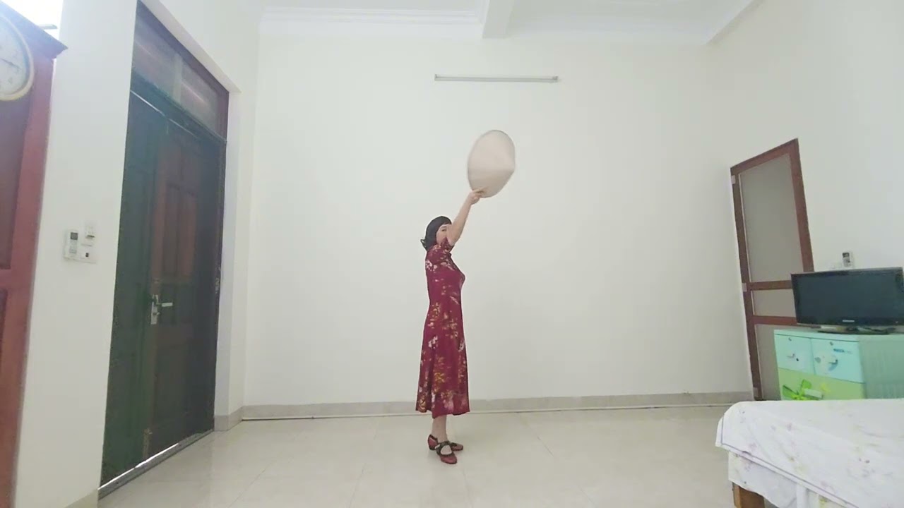 Hướng dẫn chi tiết bài múa nón: Quê hương nghĩa mẹ tình cha/ Phạm Thị Lịch
