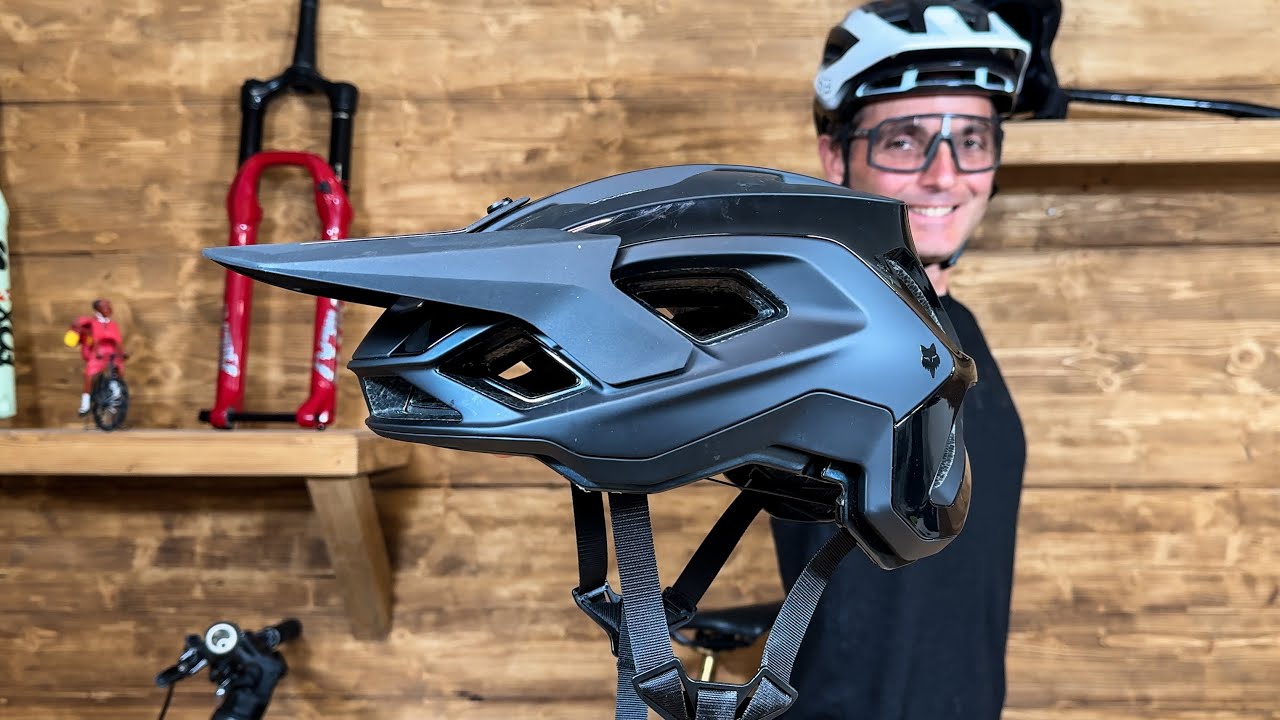 Le 7 cose da sapere per trovare il casco perfetto