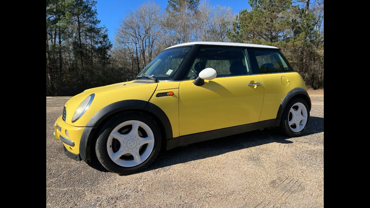 #228 - 2002 Mini-Cooper 2-Door Coupe (154,623 Miles)