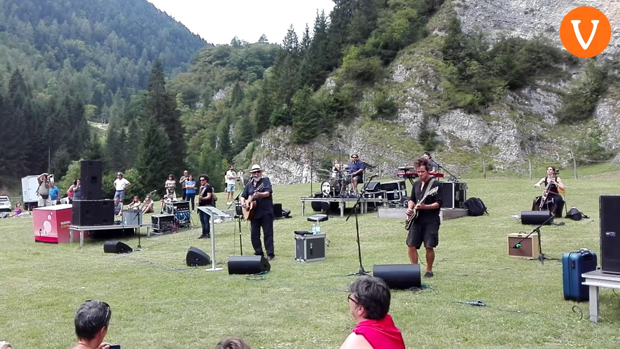 EUGENIO FINARDI IN CONCERTO AL PARCO LA CASCATELLA A CASTELLO TESINO