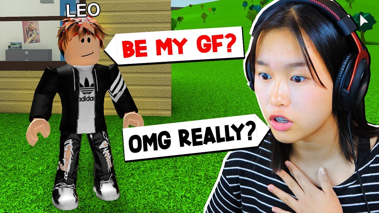 He asked me to be his GIRLFRIEND!! (Roblox Bloxburg Roleplay)
