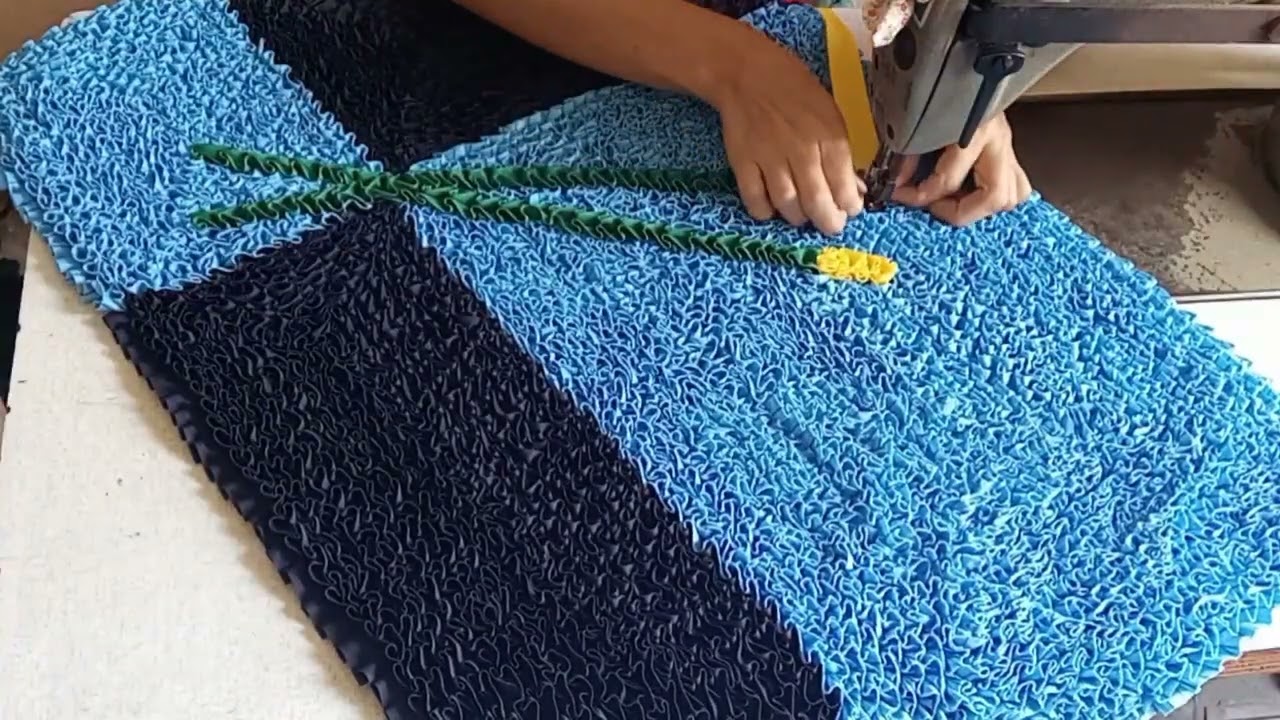 🥰 Finalizando um tapete de porta manual tamanho 70/50 cm. #amooquefaço #aprendendo #costura #frufru