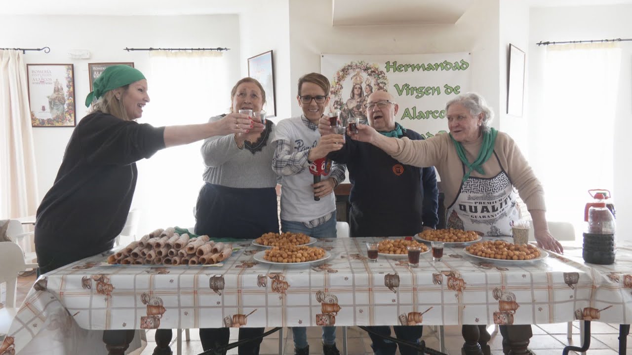 'Cocinando con Gema Martín' 'Barquillos' y 'Roscapiña' con la Hdad. de la Virgen de Alarcos