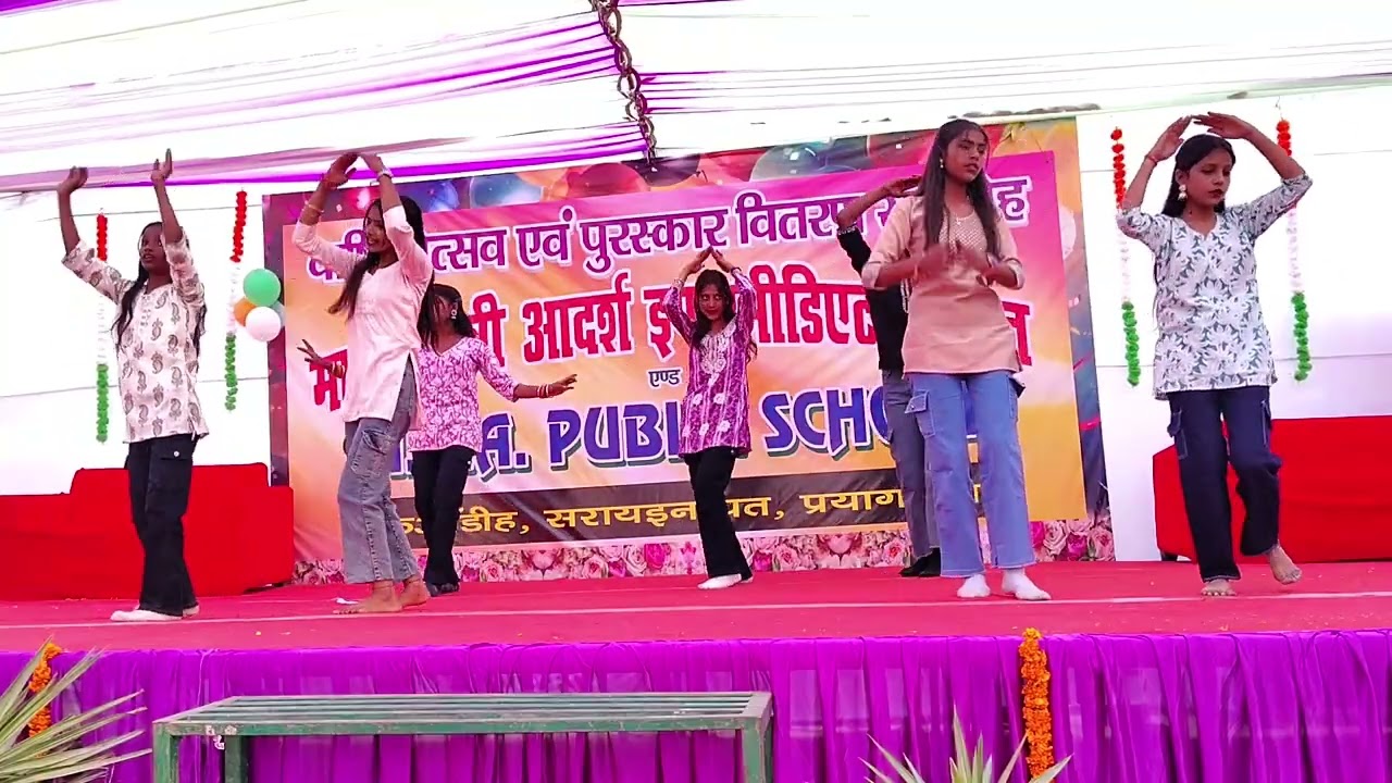 O-Ri Chiraiya Sone Ki Chidiya (ओ-री चिरैया सोने की चिड़िया) - Performance by Class 8th Girl's