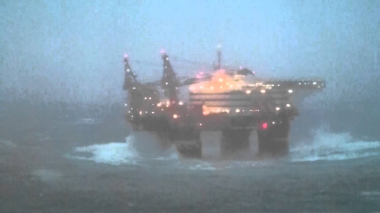 Flotel Superior i storm 04 09 2012