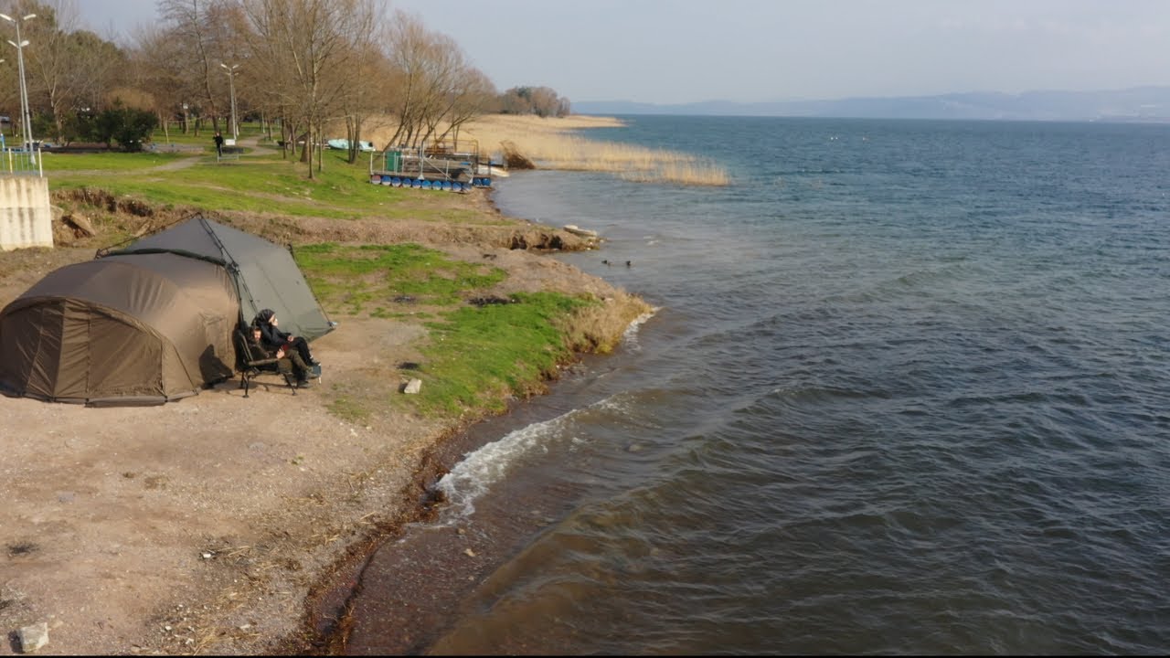 Палаточный лагерь с нашими детьми на свободном поле у ​​озера Сапанджа | Мы приготовили шашлык на оз