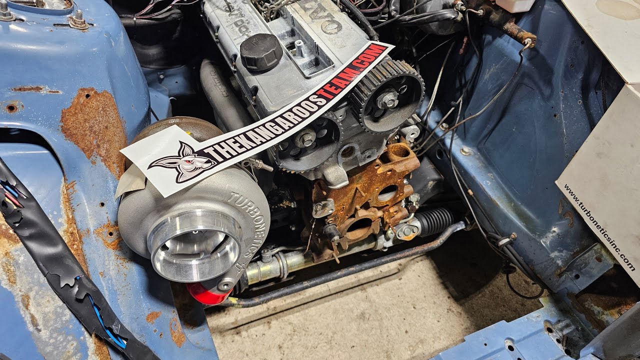 16v Kangaroos team turbo manifold test fit in a volvo 242
