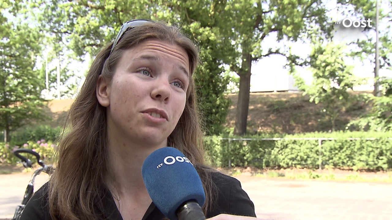 'Gevaarlijke honden' en hun baasjes houden protestmars in Enschede (UPDATE)
