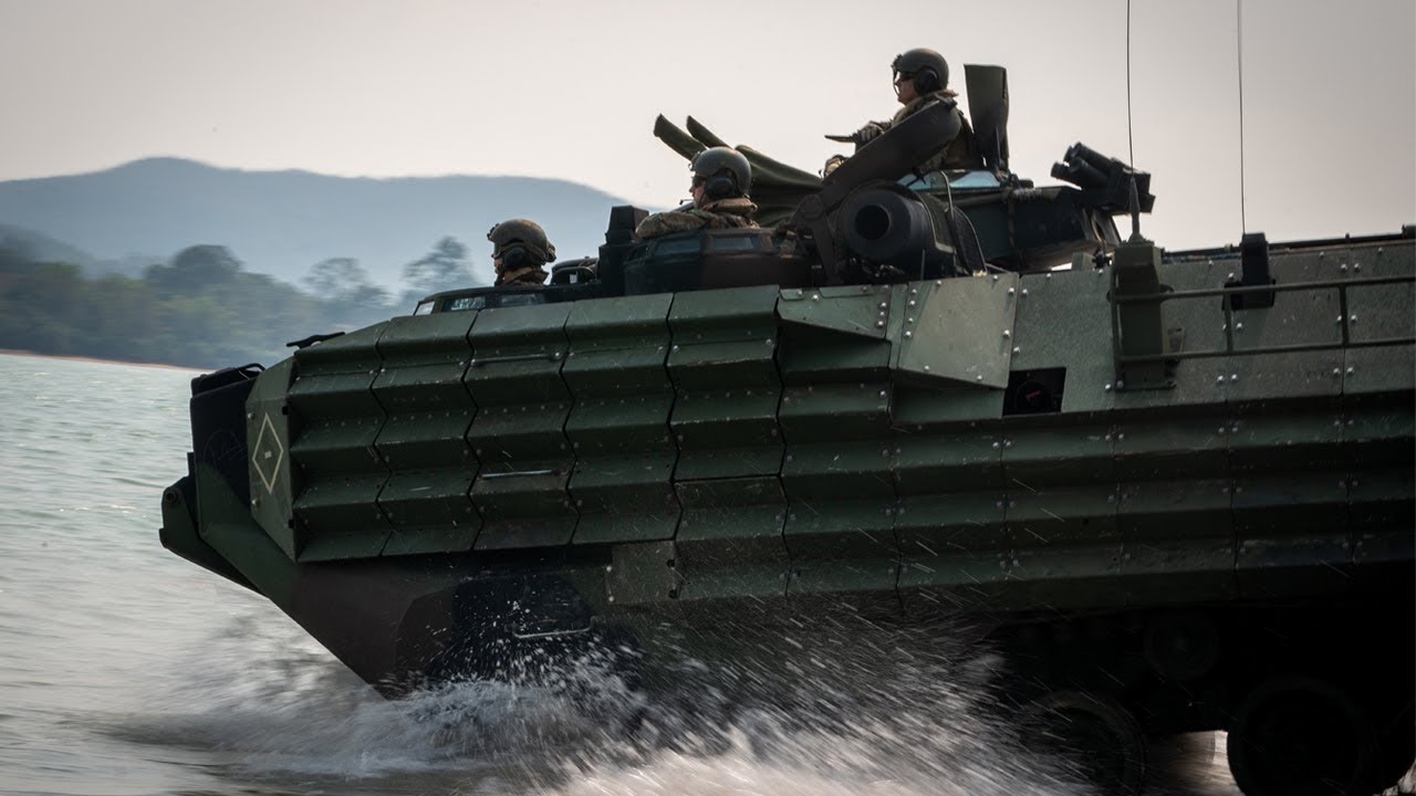 Cobra Gold 19: Marines splash AAVs return to USS Green Bay from the coast of Thailand