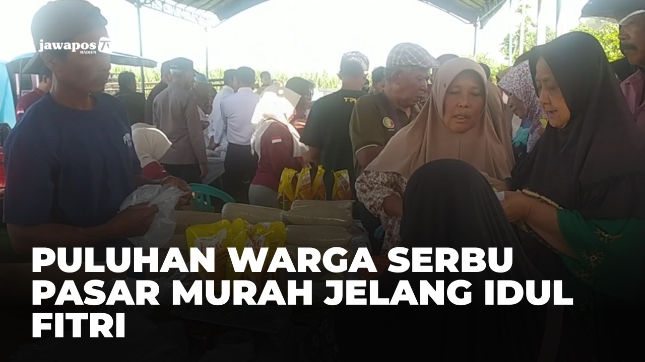 MAGETAN - Puluhan Warga Serbu Pasar Murah Jelang Idul Fitri