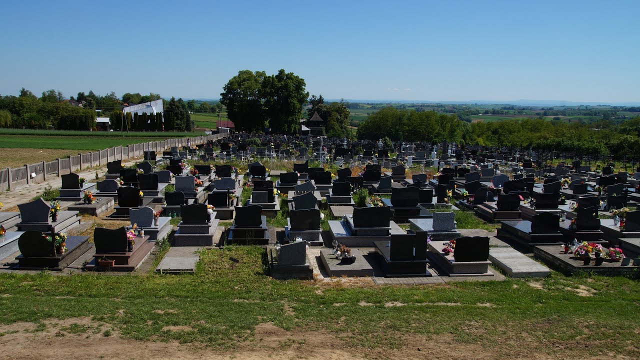 Parafia Gorzk&oacute;w panorama ze *Wzg&oacute;rza Świętych i Błogosławionych*