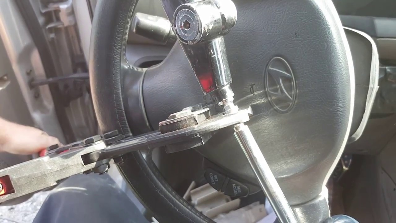 Club steering wheel lock defeat Revisited