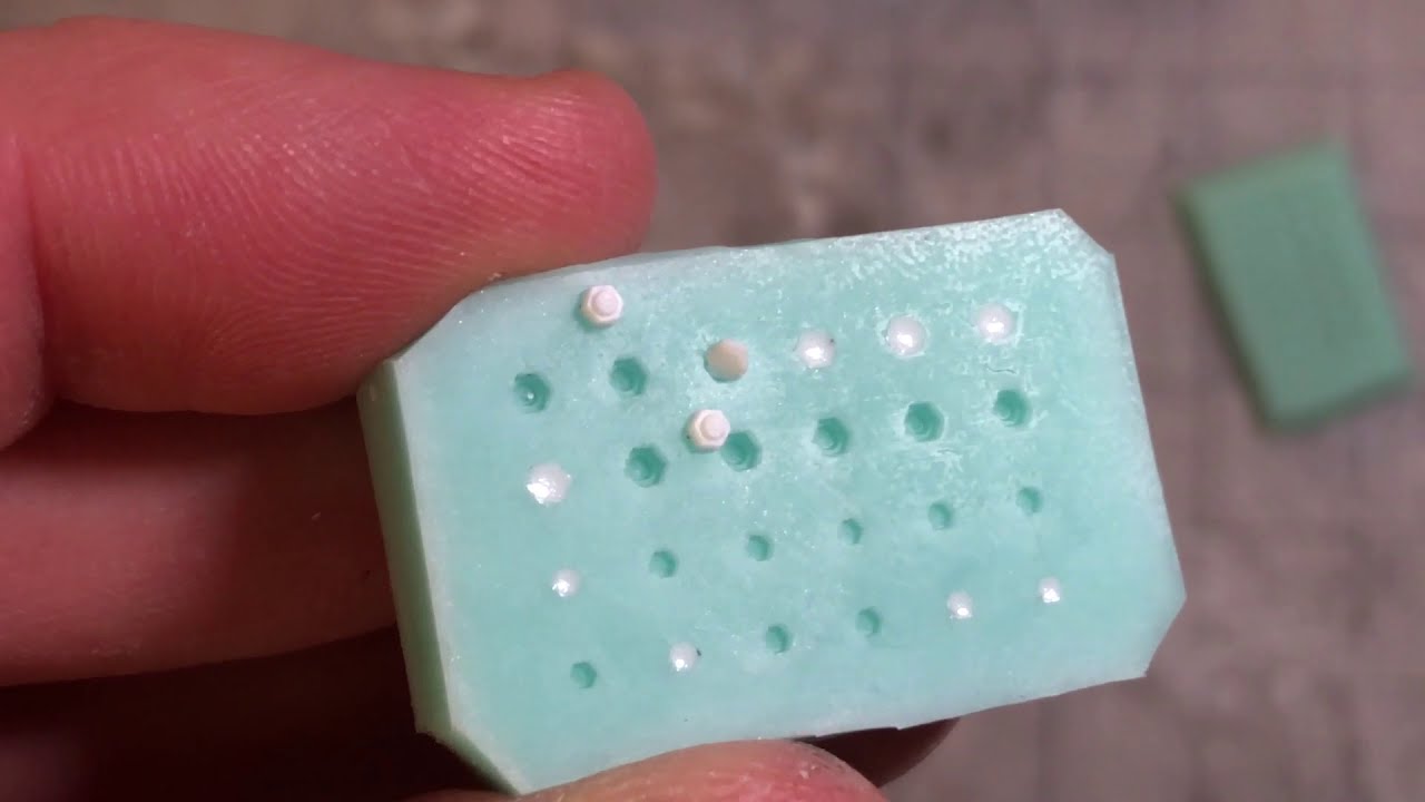 Maschinen Krieger: Spare rivet/bolt duplication in silicone