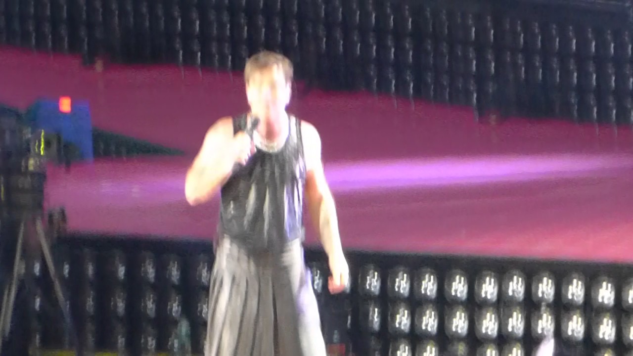 Robbie Williams | Good Looking Woman (Joe Dolan Cover) | The Aviva | Dublin 17/6/17