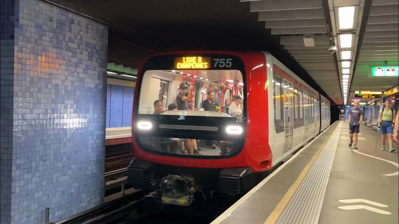 Métro de Lyon Ligne B (TCL) MPL16 à Jean-Macé ￼