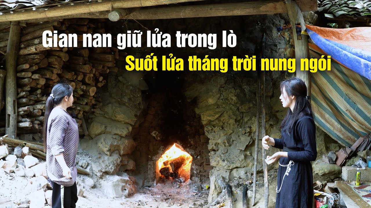 Độc đáo cách làm ngói âm dương của người Nùng tại Cao Bằng
