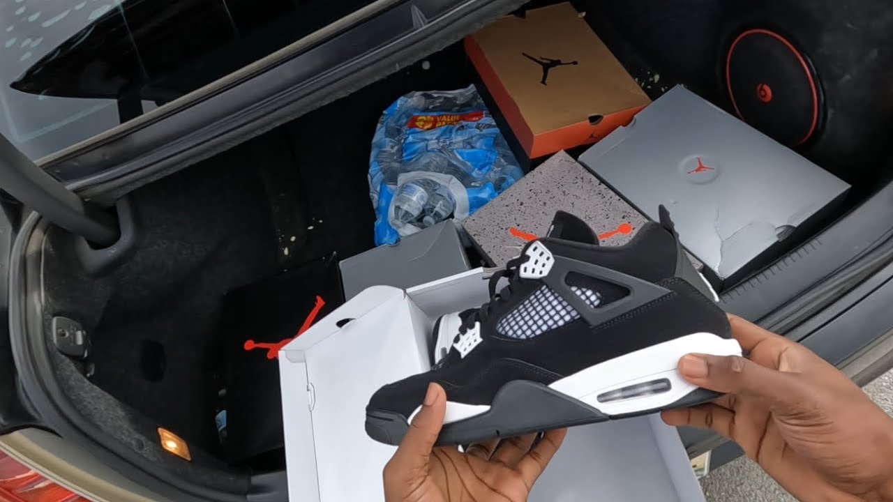 КАК ЗАРАБАТЫВАТЬ ДЕНЬГИ НА ПЕРЕПРОДАЖЕ КРОССОВОК (ПЛАТЯ 700 ДОЛЛАРОВ ЗА JORDANS И XBOX)