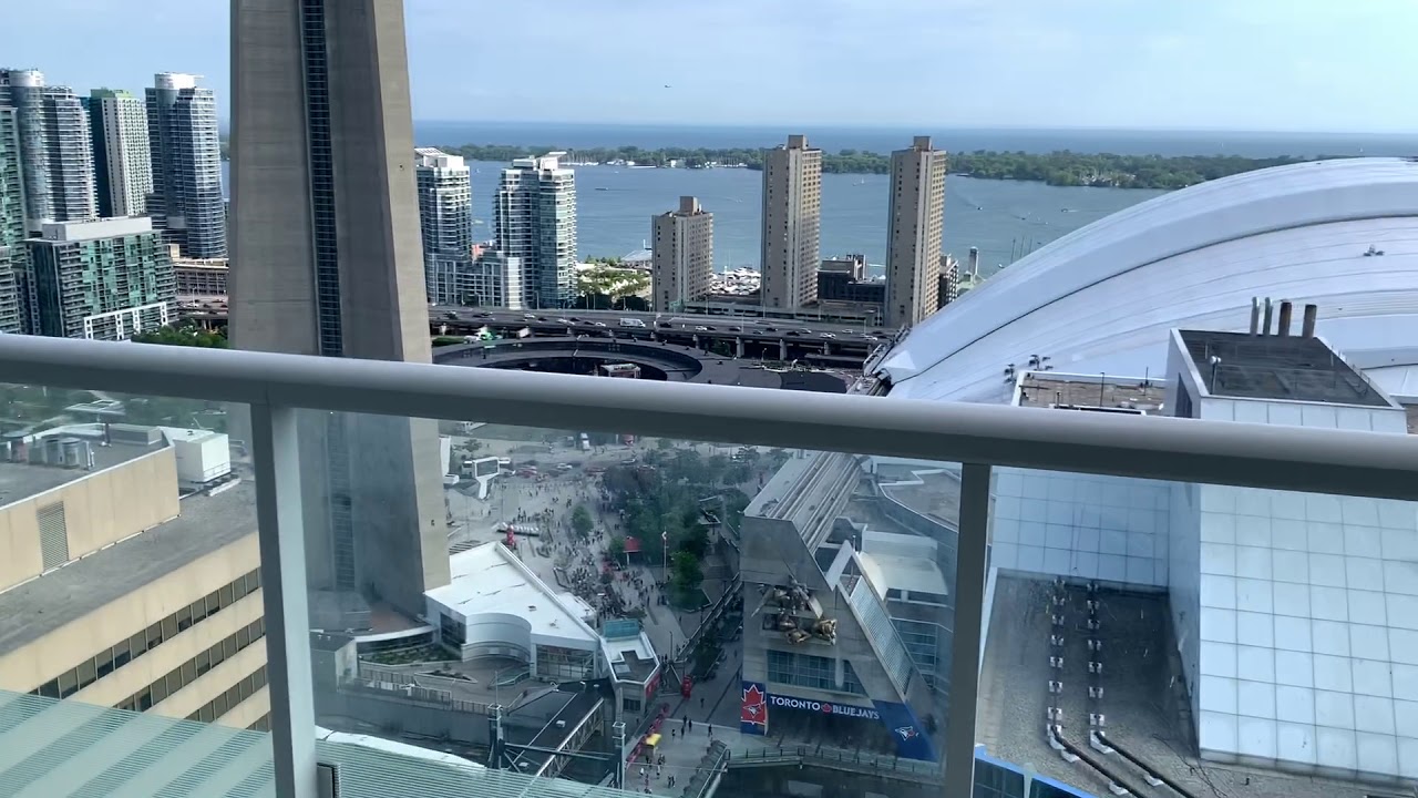 Downtown Toronto AirBnb-Front St W