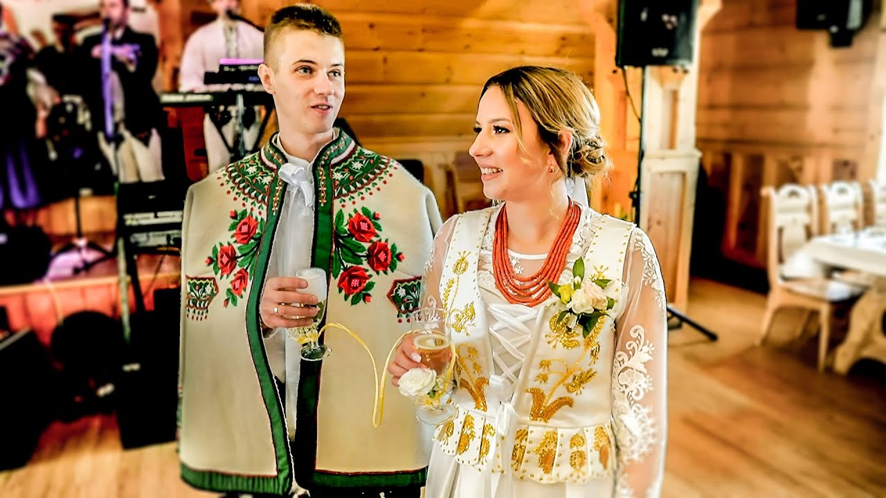 Przywitanie młodej pary chlebem i solą , toast.  Góralskie wesele w Browar  Zadyma z zespołem Murań
