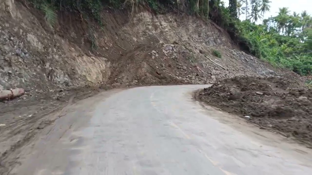 Situasi terkini pembongkaran gunung desa sausu peore