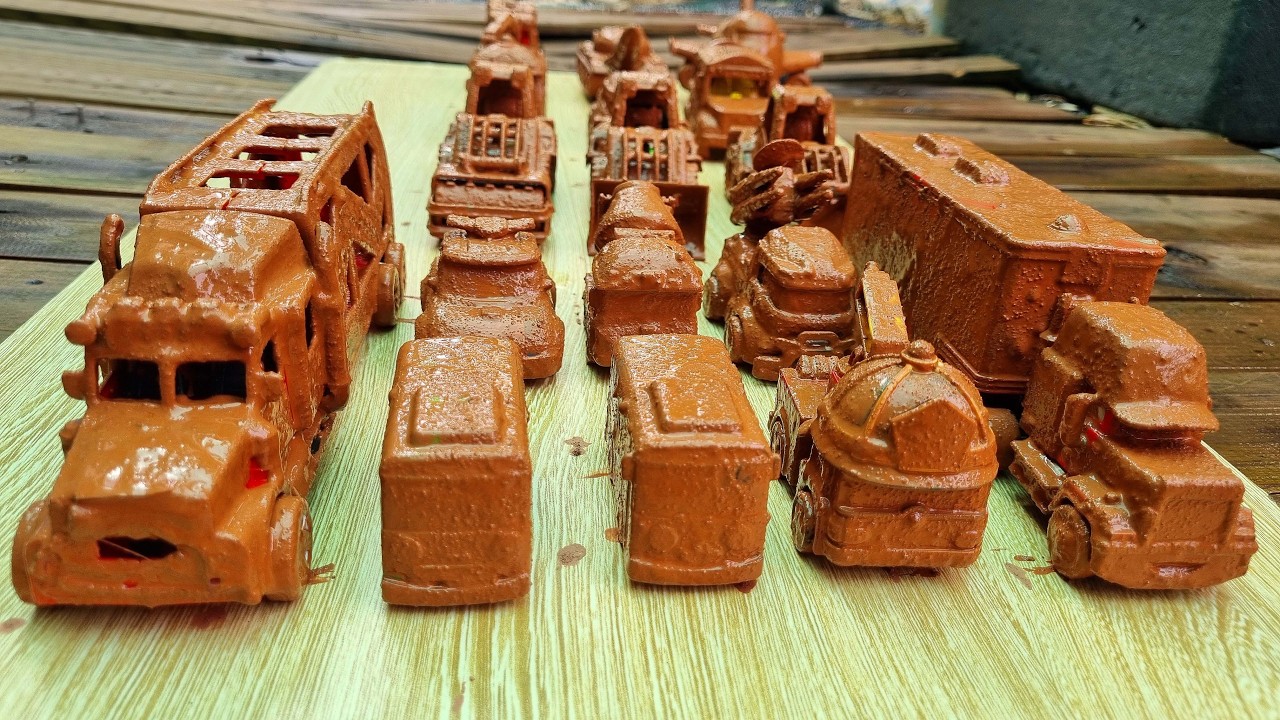 Find & Clean Muddy Toys, Concrete mixer truck, container truck, police car, school bus, tank, Tayo