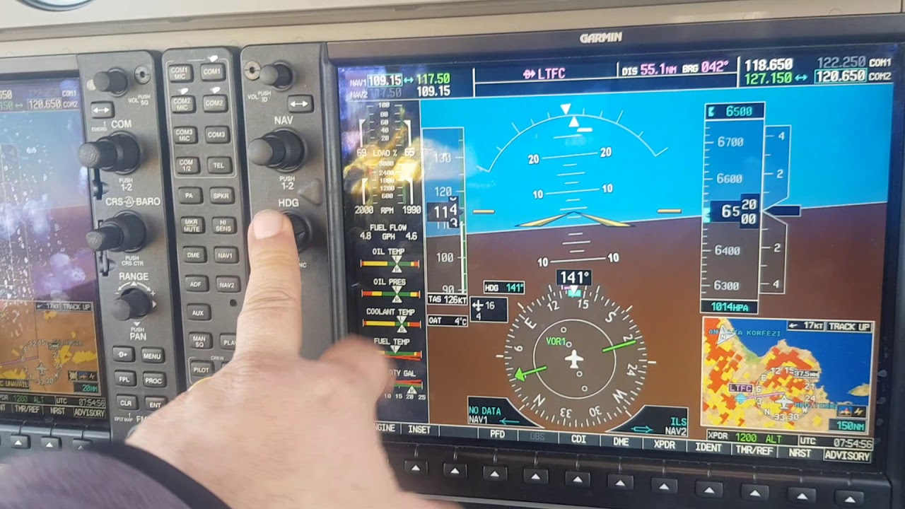 DA42 steep turn
