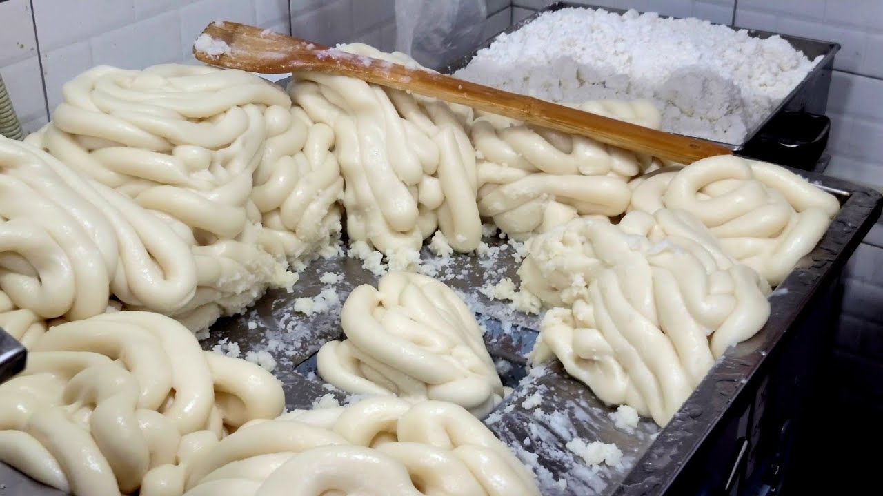 Мастер по приготовлению рисовых пирожных и ттеокбокки - корейская фабрика рисовых лепешек