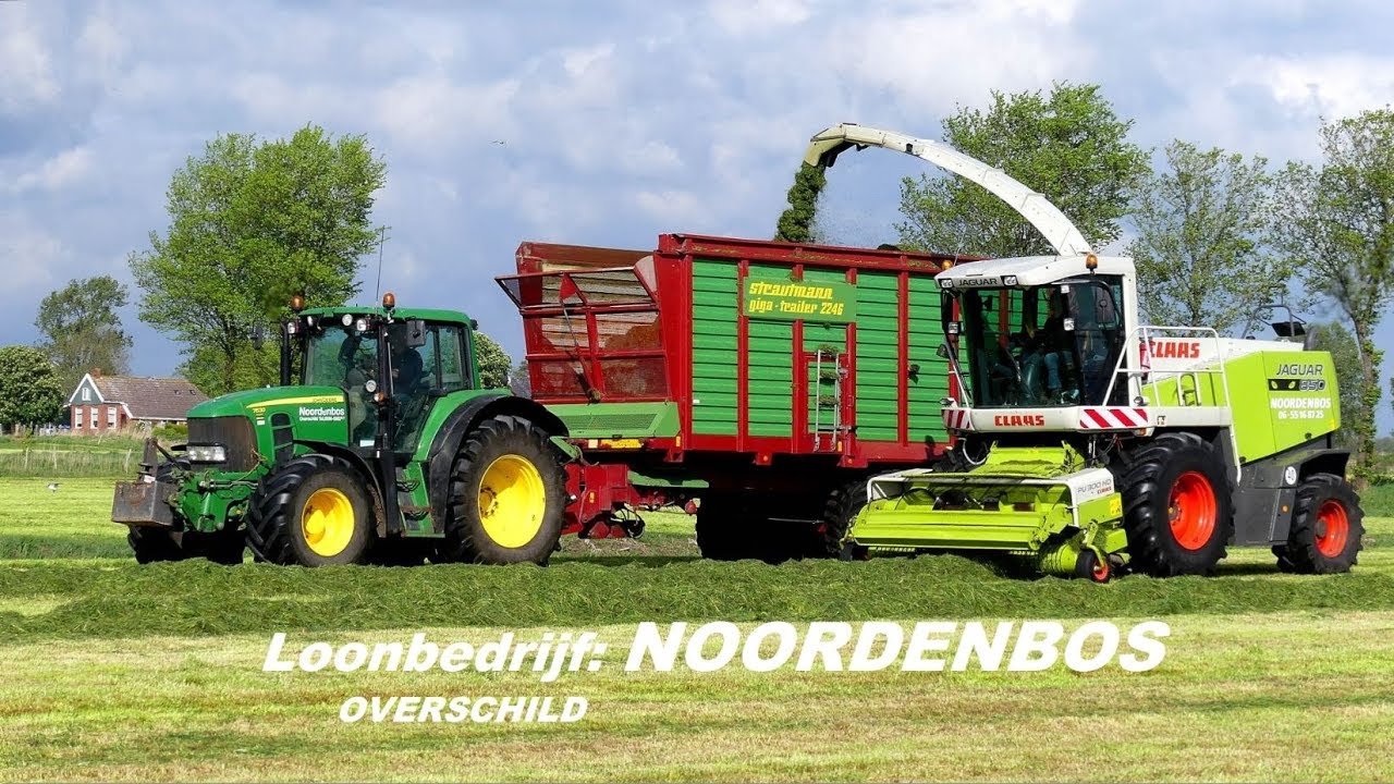 2019.Gras hakselen bij: Mts. den Hertog. Loonb.Noordenbos Overschild.