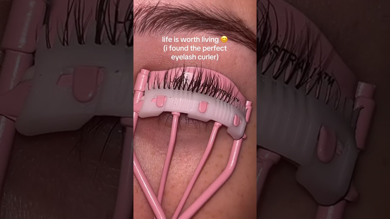 The perfect lash curler exists!