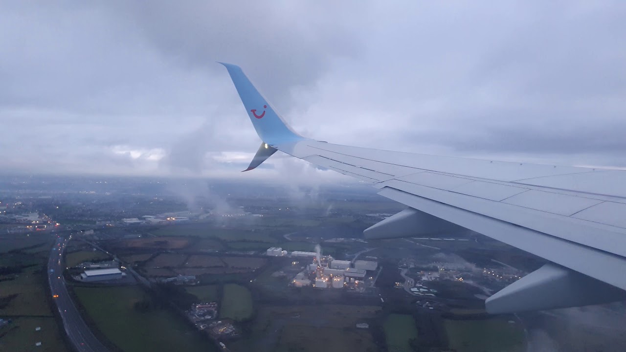 TUI Airlines Boeing 737-800 take off at Dublin Airport (DUB) to Lins 4k