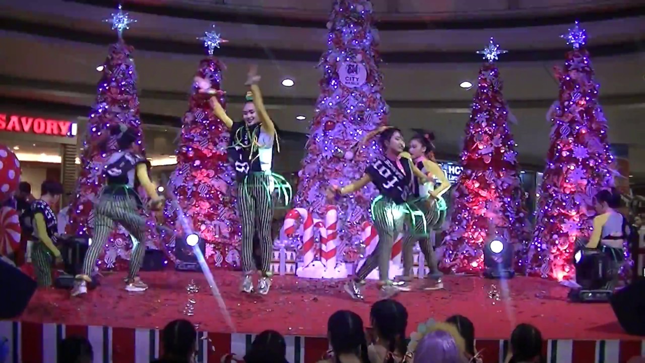 MADE IN CHRISTMAS LAND WITH THE G-FORCE