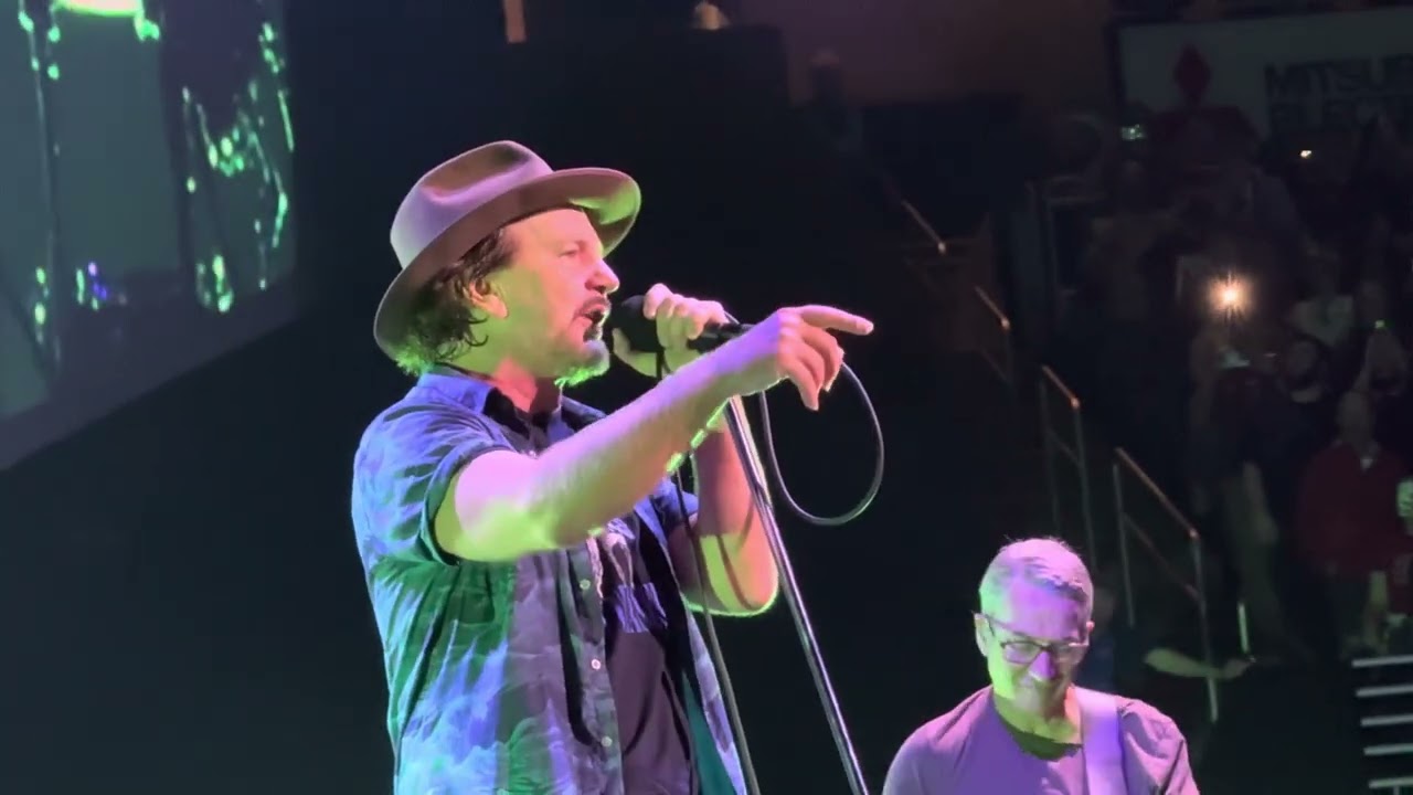PEARL JAM *HUNGER STRIKE* live in PITTSBURGH TEMPLE OF THE DOG 18 MAY 2025 concert 5/18/25 4k 60fps