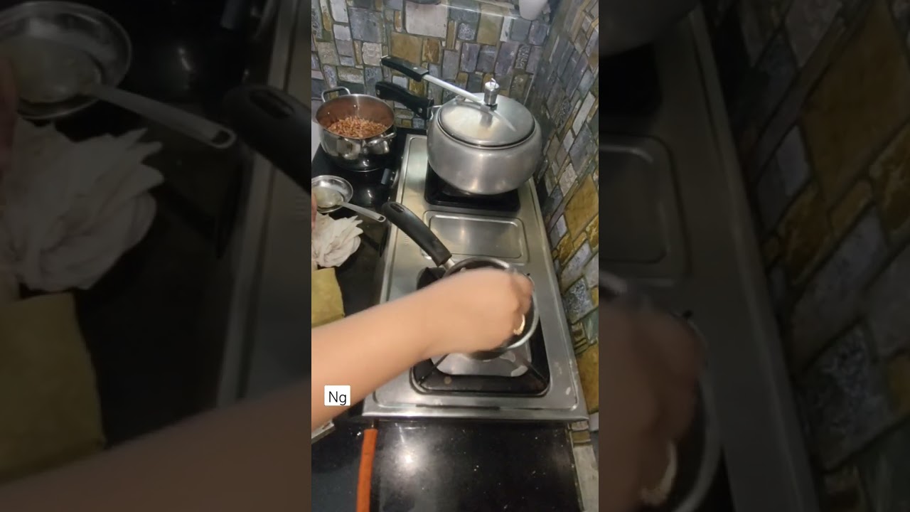 Subah subah ka routine ll Chutti vala din.. Kanda Poha Chai aur lunch prep Rajma chawal ❤️ #shorts