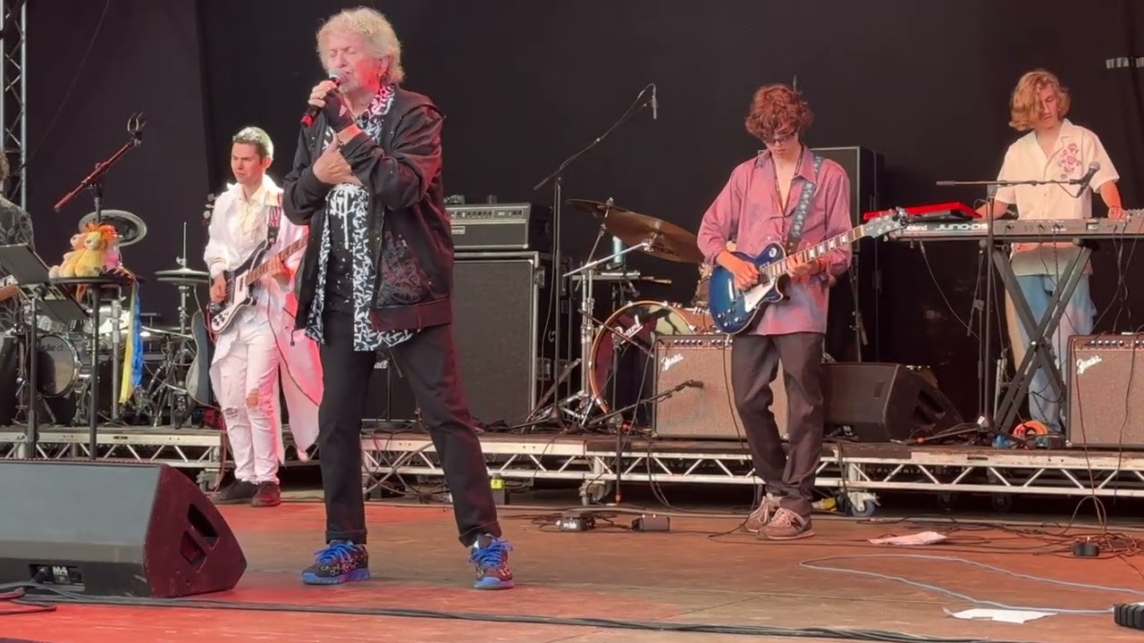 Jon Anderson & The Paul Green Rock Academy – 
