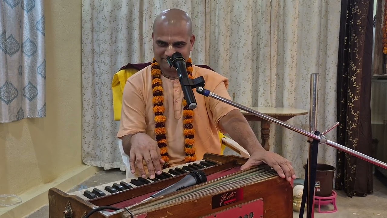 श्री कृष्ण चैतन्य प्रभु दया करो मोरे || Sri Krishna Chaitanya Prabhu Daya Karo More