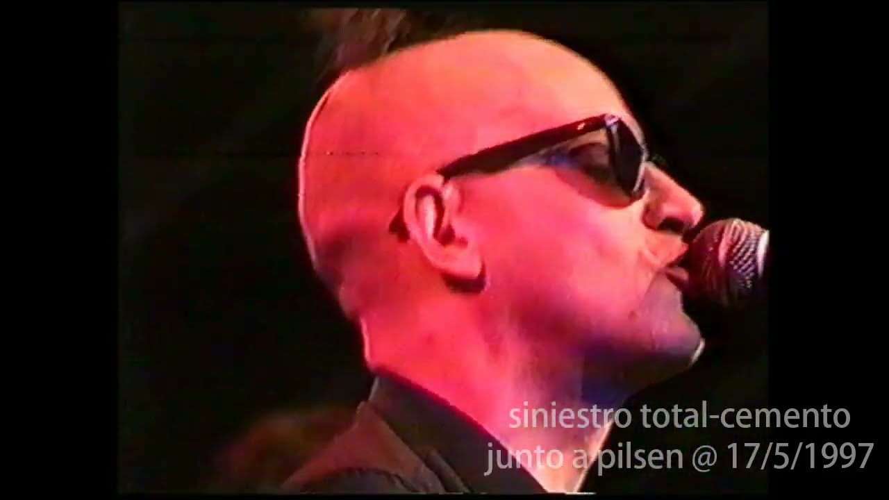 Siniestro total en vivo  -  Cemento 17 de Mayo de 1997 - Show junto a Pilsen. (Argentina)