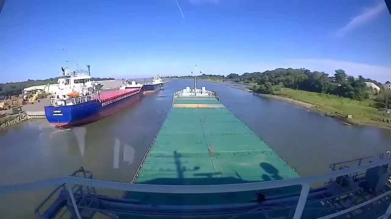 MV Stroombank departing from Drogheda Port