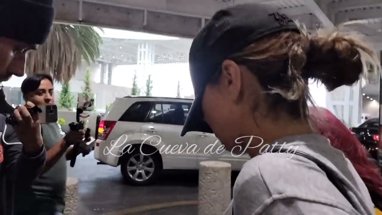 💥🚨MICHELLE RENAUD Y MATÍAS NOVOA HUYEN FURIOSOS DE LA PRENSA🚨🚨 ¿Venden exclusiva de embarazo?