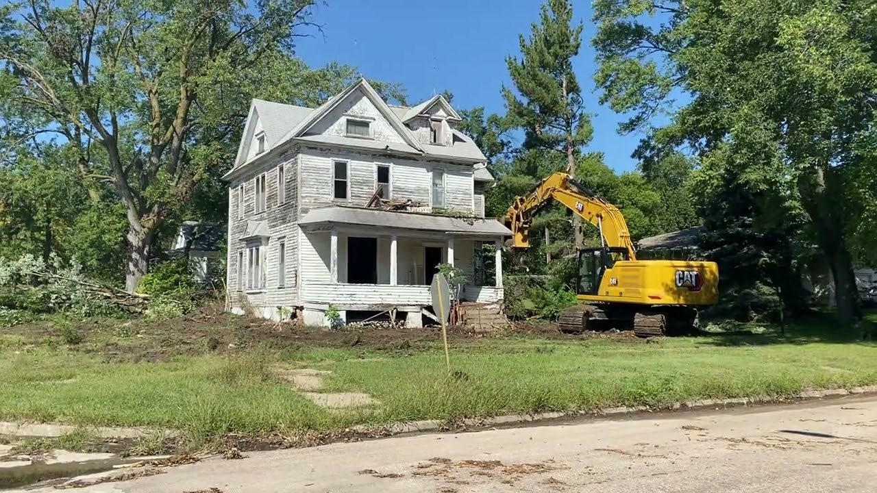 Victorian 1887 Pioneer House Demolition 