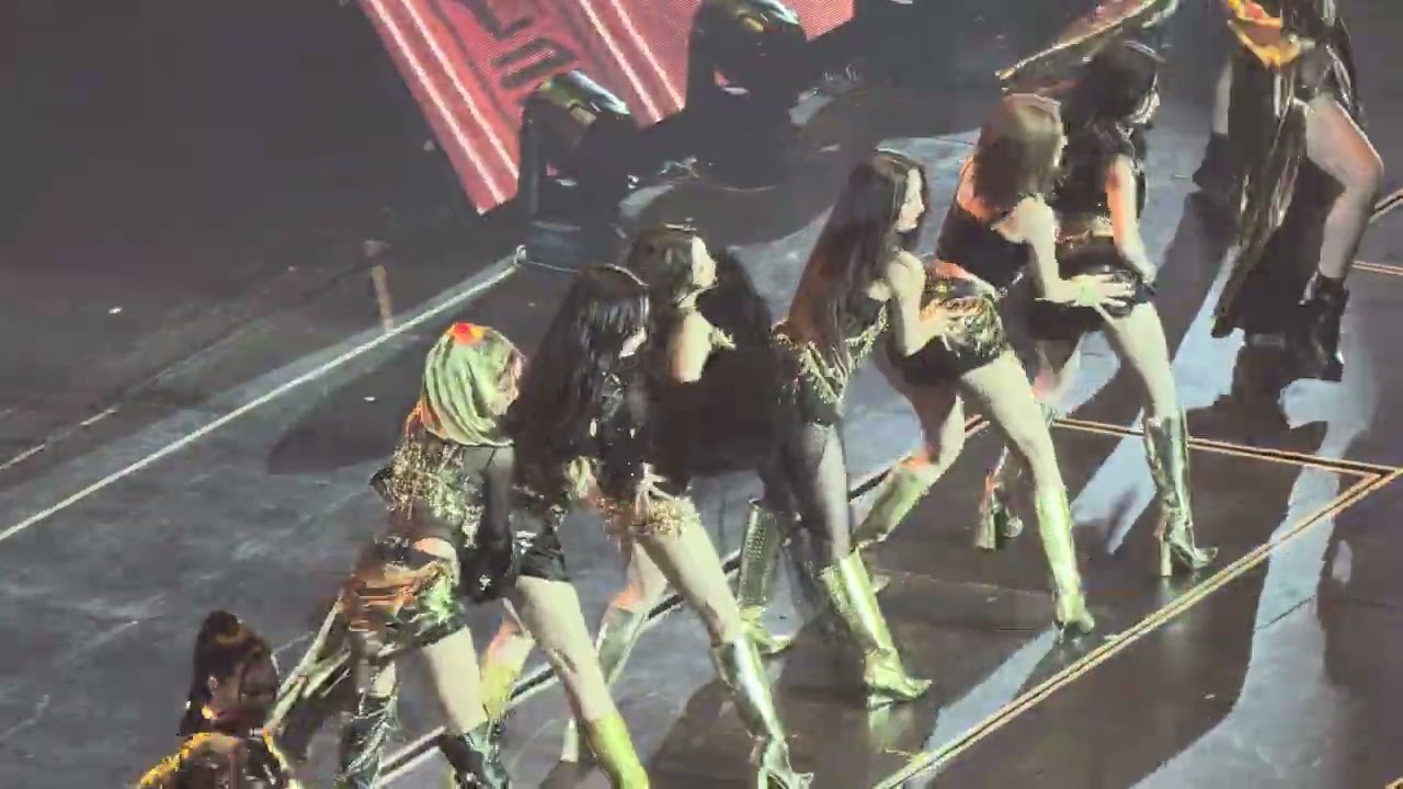 Abracadabra จงรัก จงหลง - FELIZZ CLO'VER  RISER CONCERT : THE FIRST RISE’ #RISERCONCERTD1