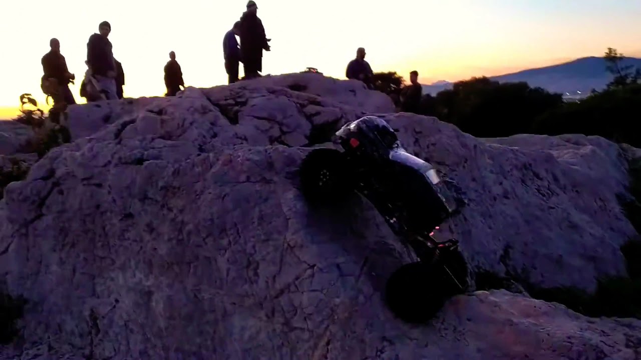 Austar 313mm (scx10ii clone) @ Filopappou Rocks 2