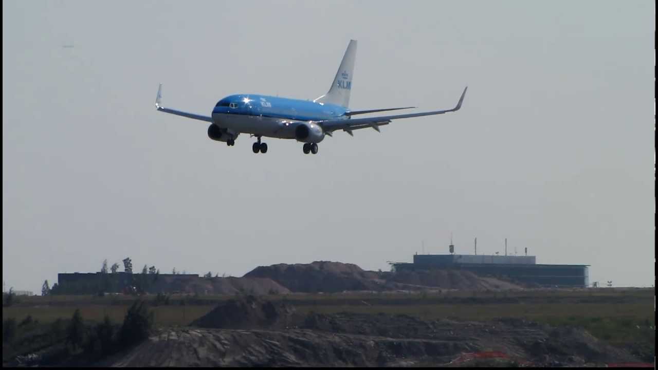 KLM Boeing 737-7K2 PH-BGO landing